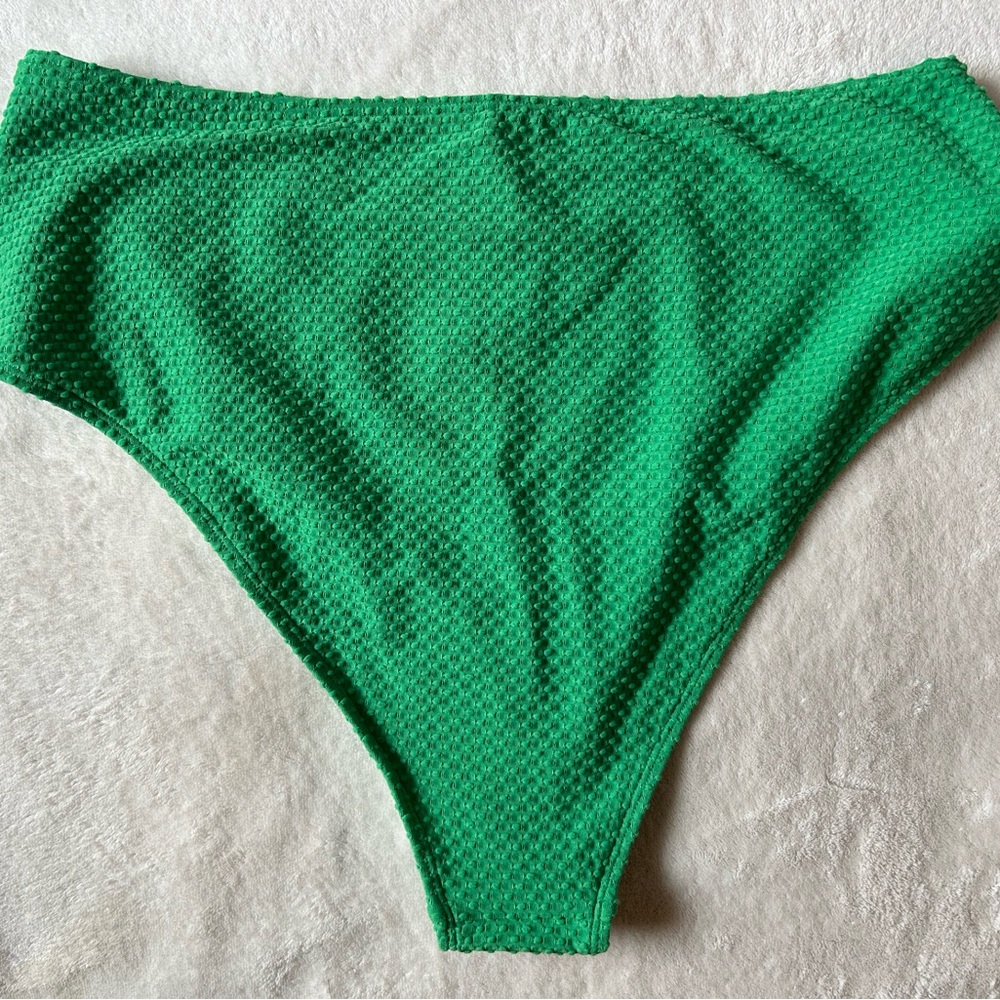 Green Textured Bralette & High Waist Bikini Set - Picture 6 of 7